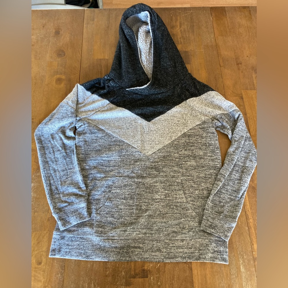 Maurice’s hooded long-sleeve tee